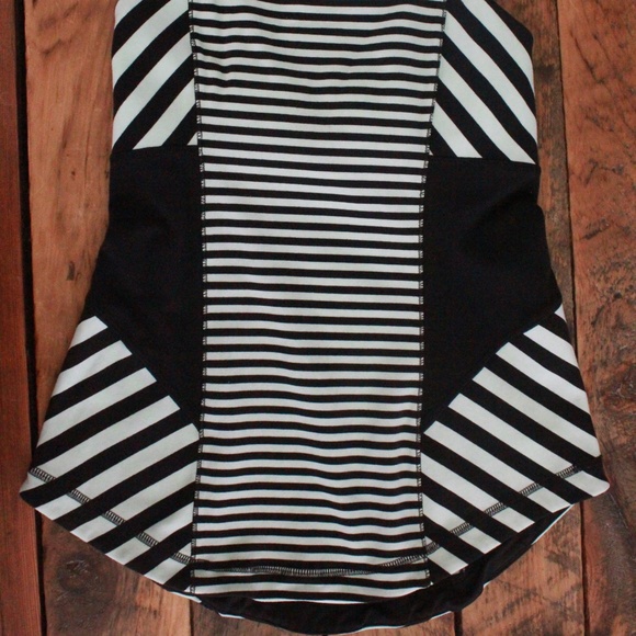 Lululemon Work it Out Tank Top built-in bra - Picture 6 of 8